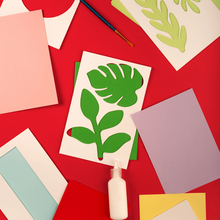 Cargar imagen en el visor de la galería, Kikkerland Kit De Arte Flores De Papel CR18