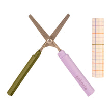 Cargar imagen en el visor de la galería, Kikkerland Tijeras De Bolsillo Para Llevar INK25-A Assorted