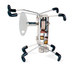 Cargar imagen en el visor de la galería, kikkerland cosmojetz wind up 1581