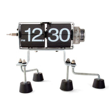 Cargar imagen en el visor de la galería, Kikkerland reloj de escritorio "flip" 1745