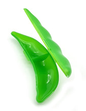 Cargar imagen en el visor de la galería, Kikkerland pastillero en forma de chicharo CD102