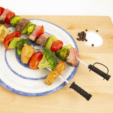Cargar imagen en el visor de la galería, Kikkerland pinchos para parrilla: pirata y ninja 2 BQ05