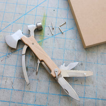 Cargar imagen en el visor de la galería, Kikkerland multiherramienta hacha CD110