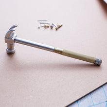 Cargar imagen en el visor de la galería, kikkerland martillo practico 6 en 1 cd111