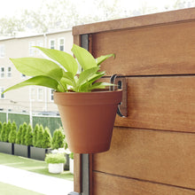 Cargar imagen en el visor de la galería, kikkerland ganchos sostiene macetas 3 pzas CD156
