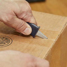Cargar imagen en el visor de la galería, Kikkerland Cortador De Caja De Pez Espada CD668