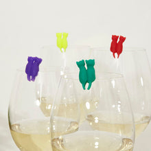 Cargar imagen en el visor de la galería, Kikkerland identificadores de bebidas gatos 8 pzas CU296