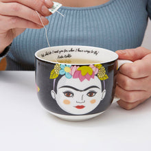 Cargar imagen en el visor de la galería, Kikkerland taza de porcelana Frida Kahlo CU307