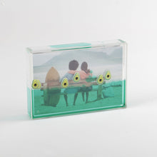 Cargar imagen en el visor de la galería, Doiy porta retrato "aqua" aguacate DYAQUAFAV