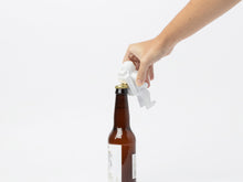 Cargar imagen en el visor de la galería, Doiy abrebotellas metálico de astronauta DYBOPHOWH