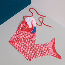 Cargar imagen en el visor de la galería, Doiy bolsa para ropa sucia roja "koinobori" DYKITLBRE