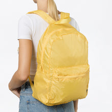 Cargar imagen en el visor de la galería, Doiy mochila compacta super ligera banana DYNOMADBA