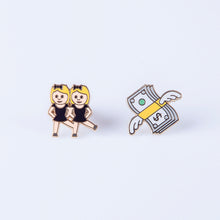 Cargar imagen en el visor de la galería, Doiy broche "emoji" 2 pzas DYPINSEMO