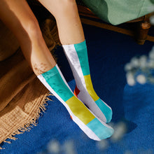 Cargar imagen en el visor de la galería, Doiy calcetines diseño arcoiris mod pinky DYRAISOPK