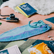 Cargar imagen en el visor de la galería, Doiy bolsa para ropa sucia psicotropical DYTRTLBPT