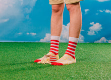 Cargar imagen en el visor de la galería, Doiy calcetines diseño palomitas EMSNOCPOCO