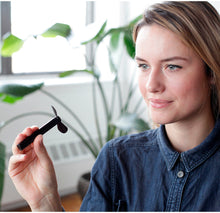 Cargar imagen en el visor de la galería, Kikkerland mini ventilador de bolsillo FA07