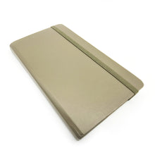 Cargar imagen en el visor de la galería, Kikkerland libreta bolsillo rayada gris LB11-TP