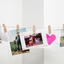 Cargar imagen en el visor de la galería, Kikkerland fotomovil con 6 clips de madera natural MH69