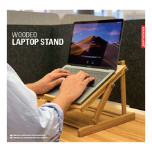 Cargar imagen en el visor de la galería, Kikkerland soporte portátil de bambú para laptop OR119