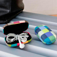 Cargar imagen en el visor de la galería, Kikkerland mini estuche para viaje cuadros OR75