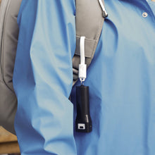 Cargar imagen en el visor de la galería, Kikkerland lampara y bateria portatil negro 2 en 1 US134-BK