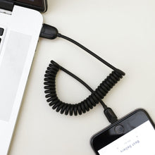 Cargar imagen en el visor de la galería, Kikkerland cargador con cable de telefono negro US144-BK