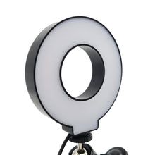 Cargar imagen en el visor de la galería, Kikkerland anillo de luz para "selfie" US210