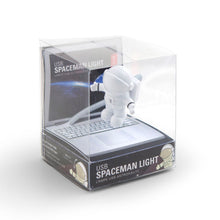 Cargar imagen en el visor de la galería, Kikkerland linterna para pc astronauta con usb US65
