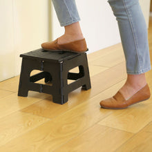 Cargar imagen en el visor de la galería, Kikkerland banco bajo "diamond" plegable negro ZZ18-BK