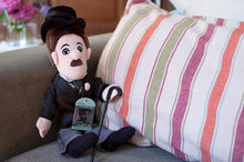 Cargar imagen en el visor de la galería, Muñeco De Peluche Charlie Chaplin 0931