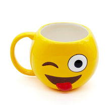 Cargar imagen en el visor de la galería, taza de ceramica emoji &quot;kooky&quot; amg051
