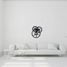 Cargar imagen en el visor de la galería, Kikkerland reloj de pared 3 engranes negro CL59

