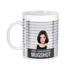 Cargar imagen en el visor de la galería, TAZA DE PORCELANA &quot;MUG SHOT MUG&quot;
