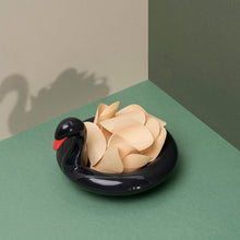 Cargar imagen en el visor de la galería, Doiy botanero de ceramica cisne negro DYFLOSBSW

