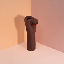 Cargar imagen en el visor de la galería, Doiy florero ch diseño &quot;girl power black&quot; DYGIPOSBK
