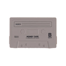 Cargar imagen en el visor de la galería, Billetera de silicon casete gris DYMONTAGY
