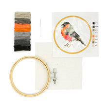 Cargar imagen en el visor de la galería, kikkerland kit de bordado diseño pájaro GG180
